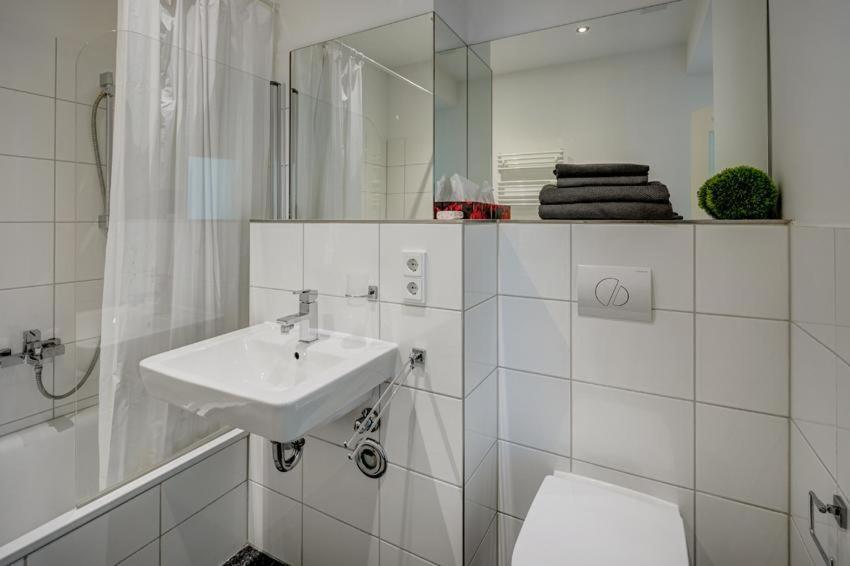 Cozy Modern Apartment With Garden In The Center Next To Oktoberfest มิวนิก ภายนอก รูปภาพ